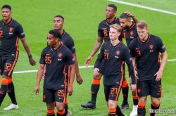 荷兰对决捷克，谁将成功晋级下一轮？