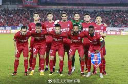 关于重庆斯威主场取得胜利继续领跑积分榜的信息