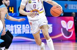 关于运动员势如破竹，实力占据绝对优势的信息