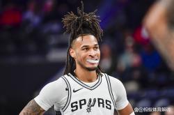 马刺胜鹈鹕，队形逐渐回暖的简单介绍