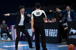 四川男篮在比赛中表现抢眼，打破对手