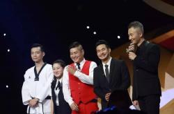 足坛传奇球员参加新节目录制