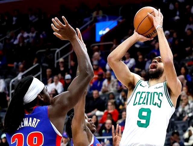 凯尔特人主场惨遭逆转，遭遇连败