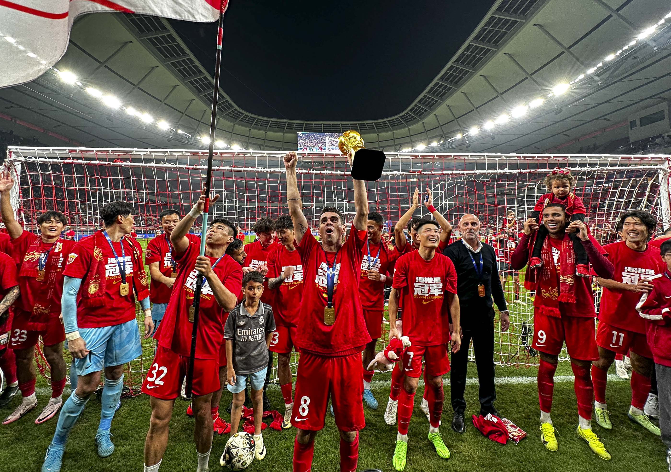 包含上港主场胜河北，中超冠军榜上有名的词条