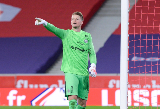 包含里尔客场逆转蒙彼利埃，豪取三分的词条