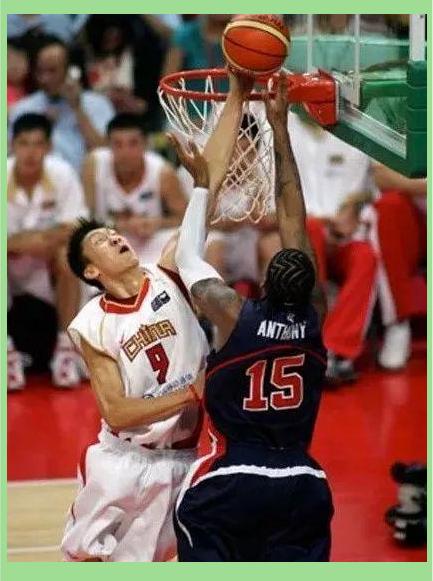 包含赛场上的篮球壮举，影响着无数年轻球迷的词条