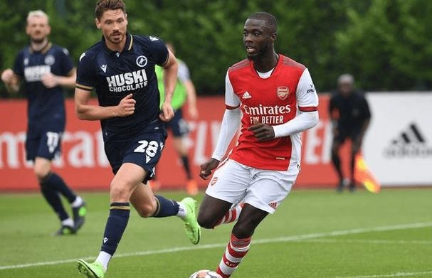 伯恩利主场惨败，降级压力不断增大的简单介绍