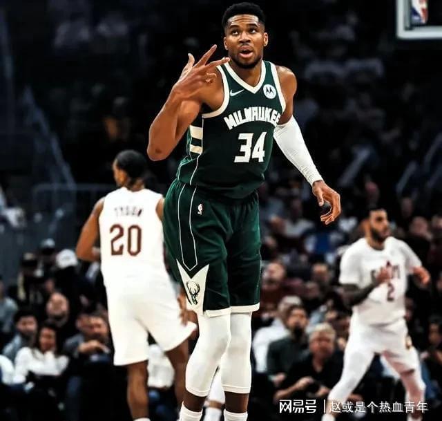 字母哥独揽三双,助雄鹿取得关键胜利 字母哥独揽三双,助雄鹿取得关键胜利