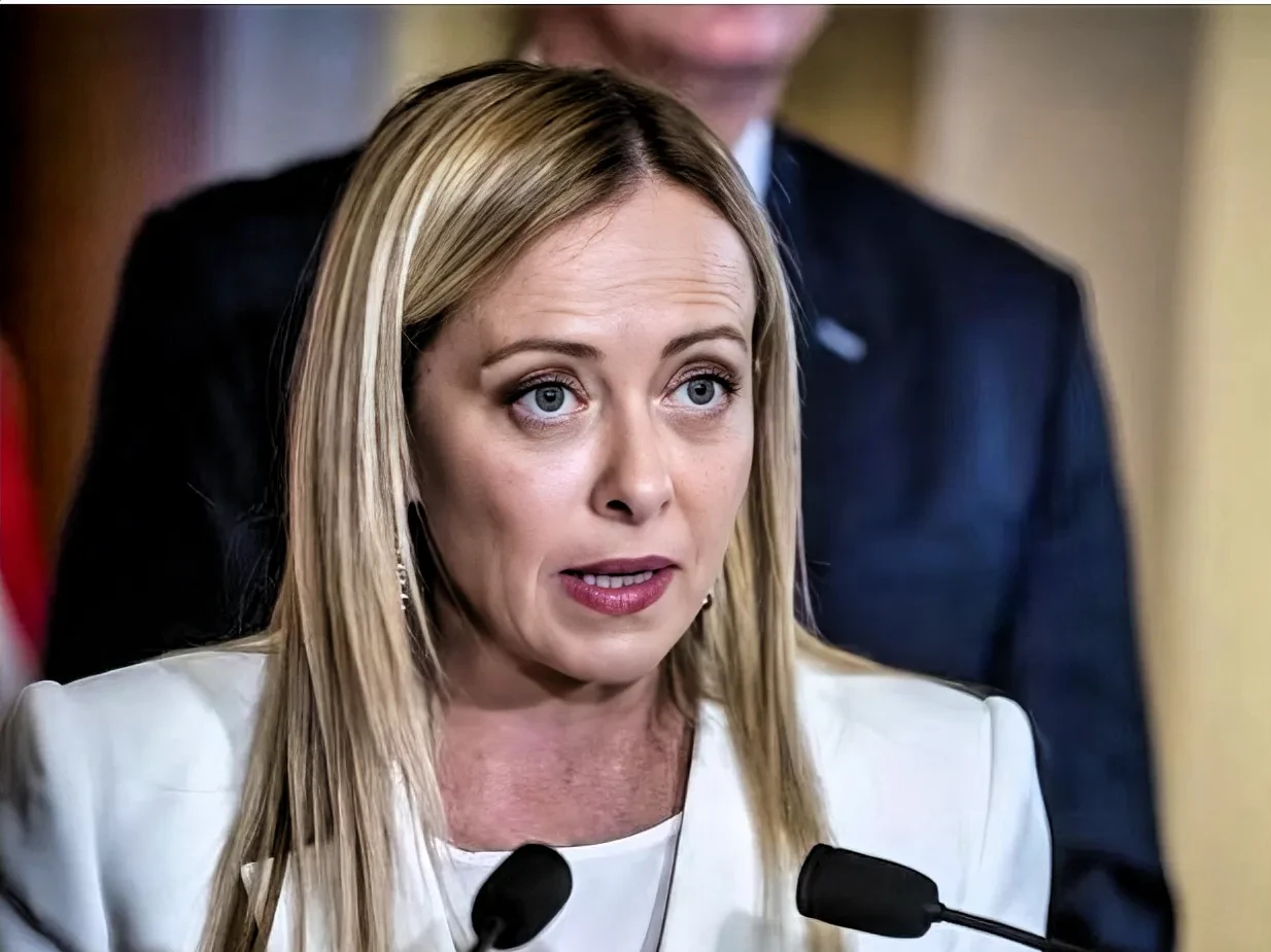 意大利遭遇意外失利,摆脱晋级困境的简单介绍 意大利遭遇意外失利,摆脱晋级困境的简单介绍