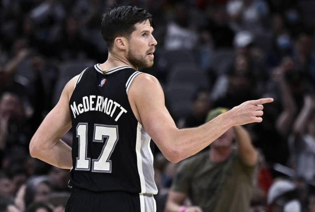 国王队的外线射手发挥关键作用