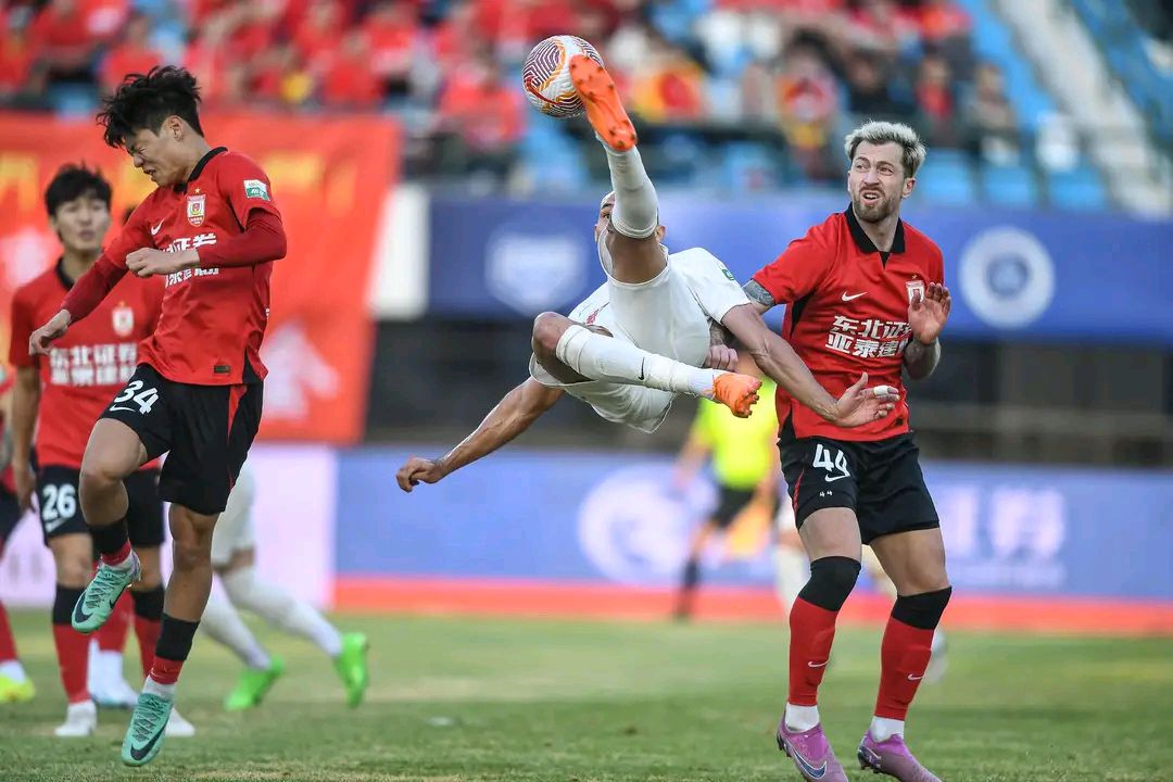 神奇进球持续不断,精准射门称霸赛场的简单介绍 神奇进球持续不断,精准射门称霸赛场的简单介绍