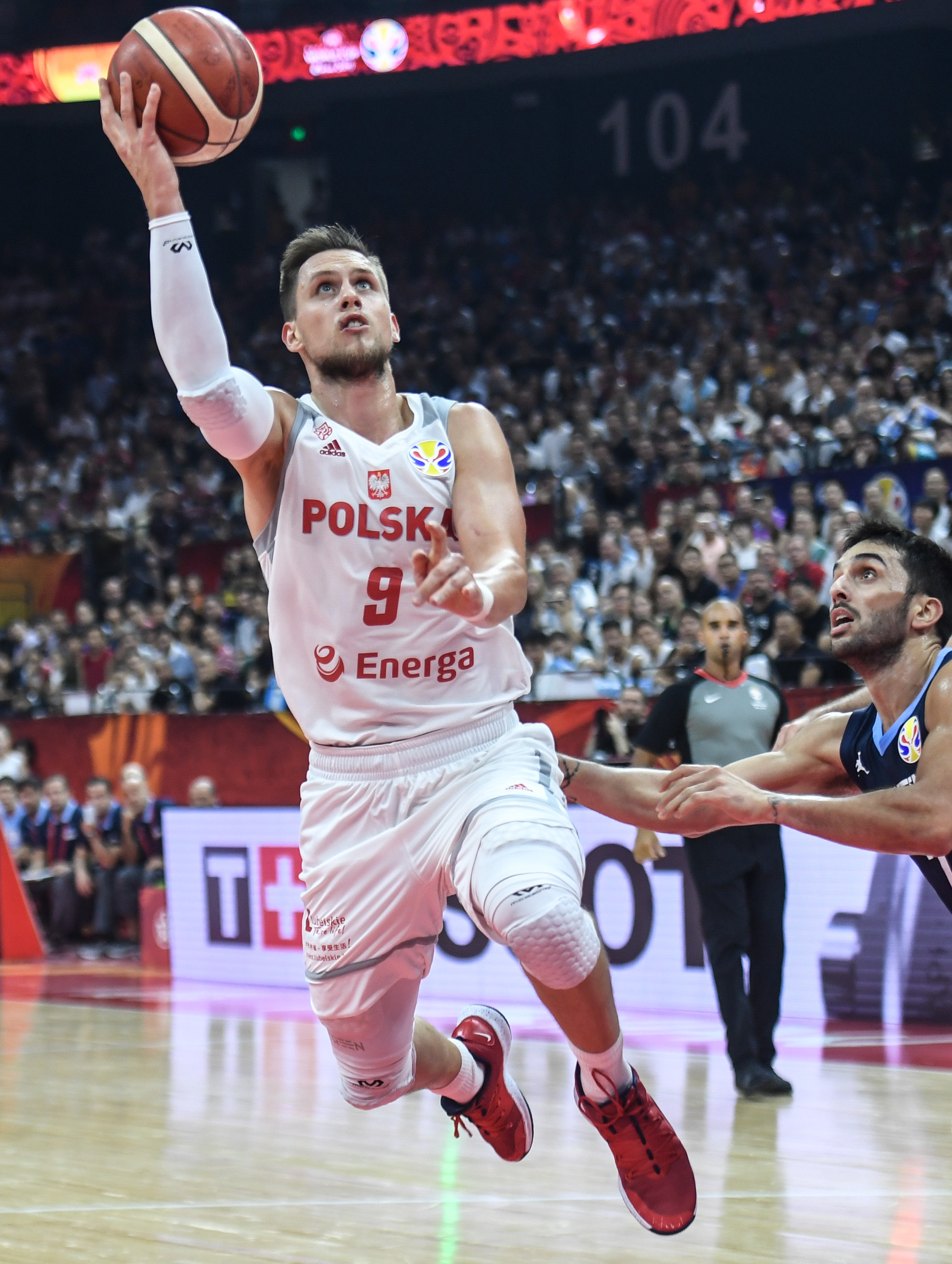 阿根廷篮球队实现突破，登顶奖牌榜的简单介绍