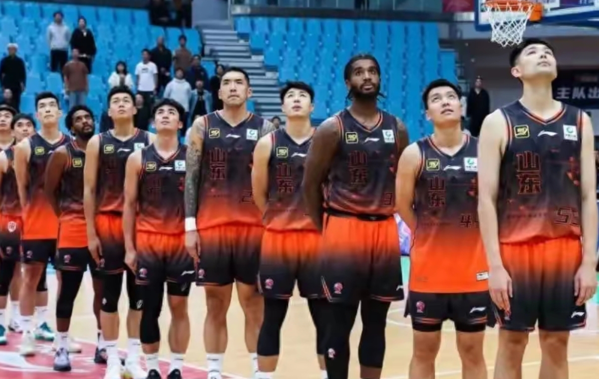 包含CBA顶尖球队对决再现，角逐胜负难分难料的词条